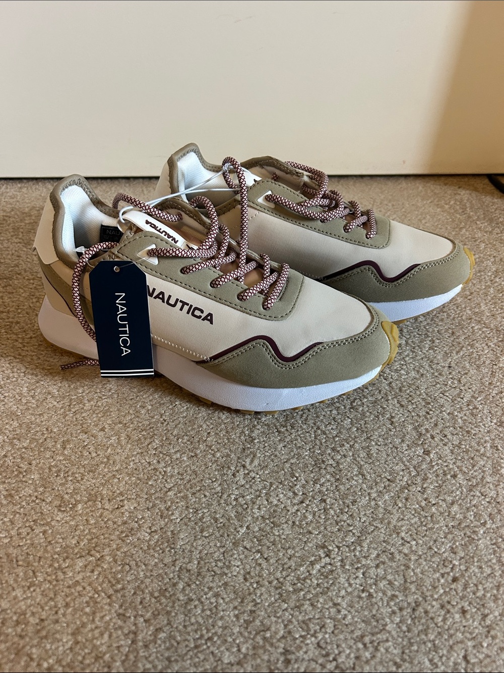 NWT Nautica cream colored lace up sneakers